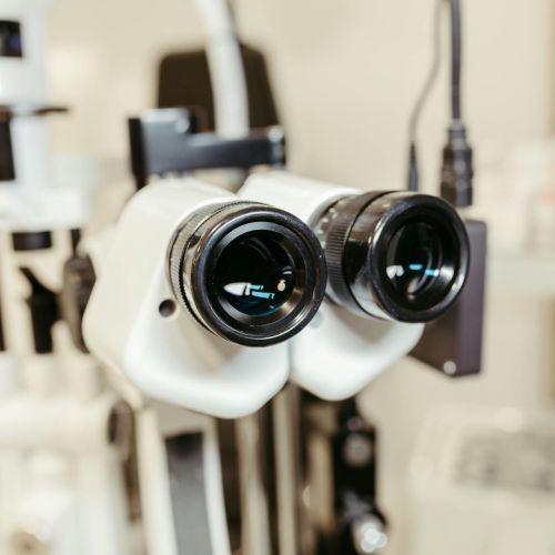 Equipamento para realizar exame ocular